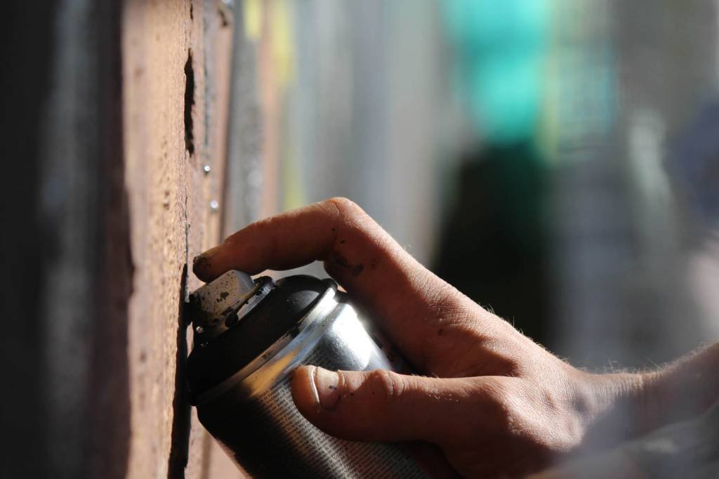 Ação mistura grafite e representatividade para renovar bairro em SP