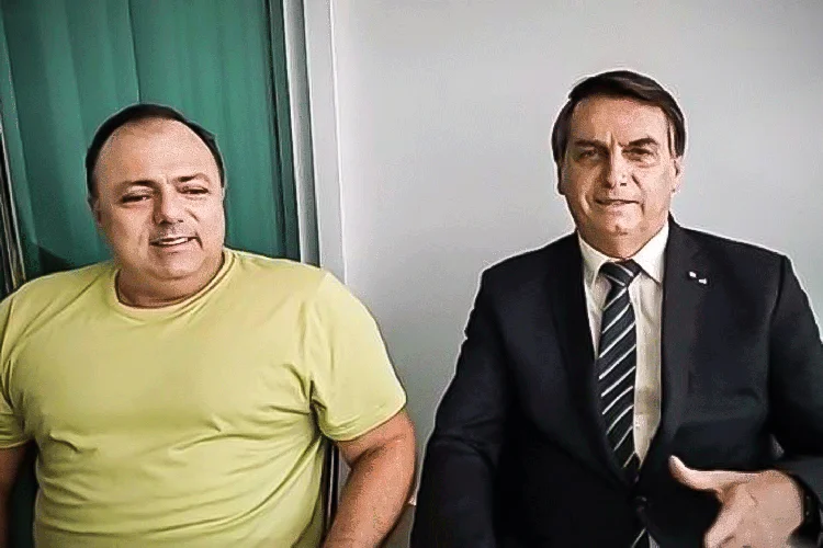 Pazuello e Bolsonaro: Ministério da Saúde se prepara para iniciar a imunização em 20 de janeiro (YouTube/Reprodução)