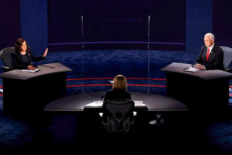 Candidatos a vice Kamala Harris e Mike Pence participam de debate. (Brian Snyder/Reuters)