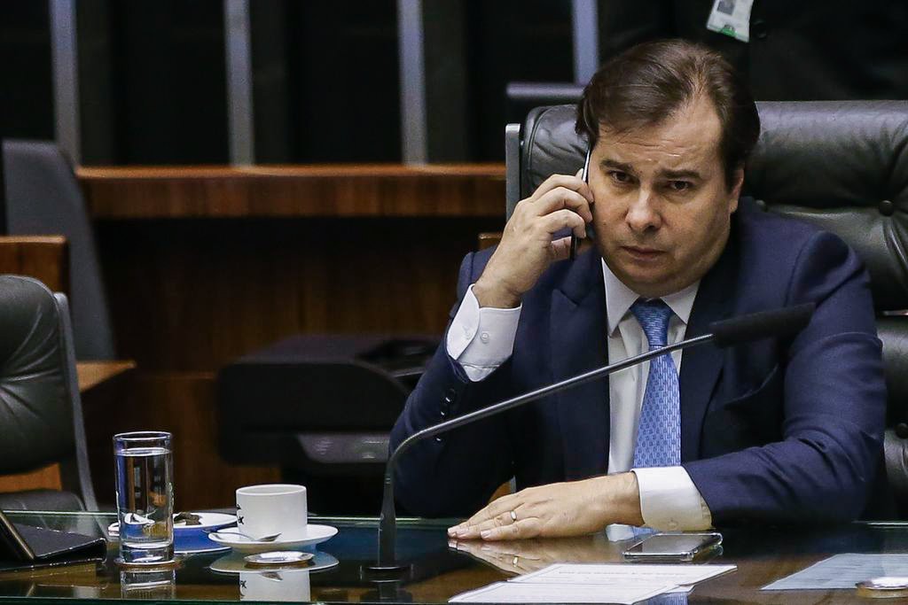 Para avançar com votações, Maia cobra que governo organize própria base