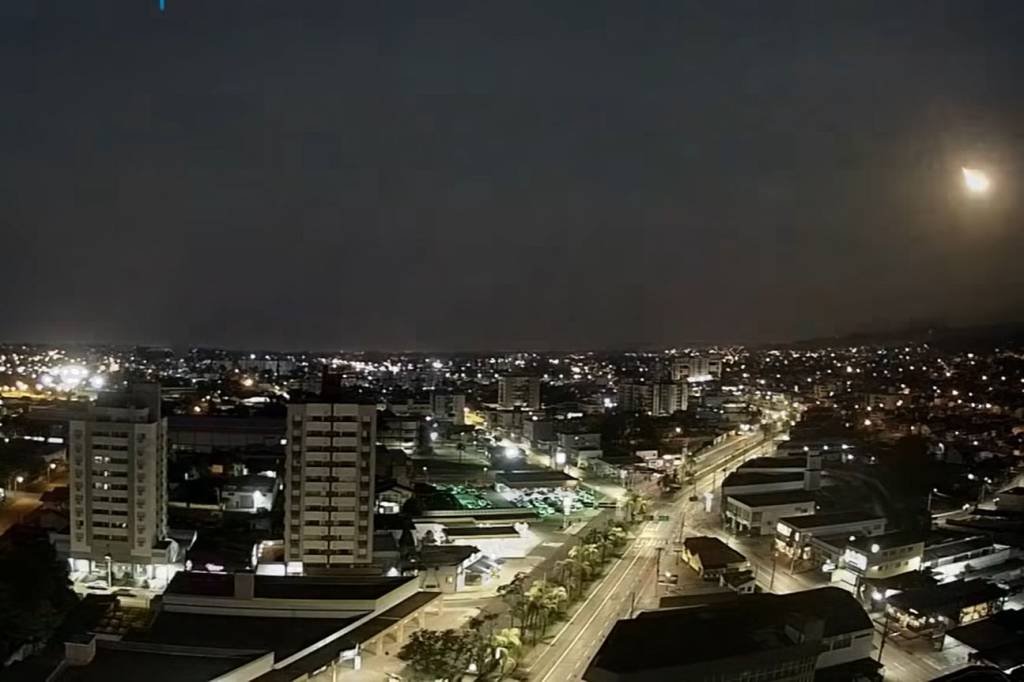 Meteoro mais luminoso que a Lua passa pelo Brasil; veja vídeo