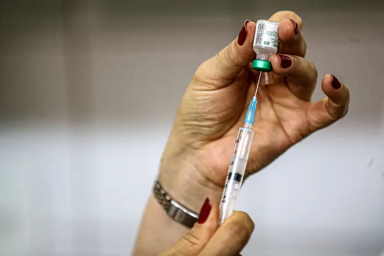 Ministério muda postura e passa a recomendar imunização voltada para a primeira dose, sem reservas (Marcelo Camargo/Agência Brasil)