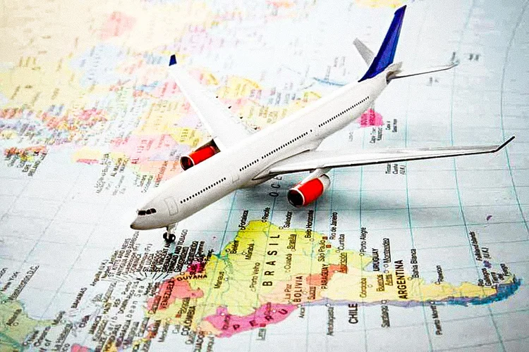 A redução nas viagens de negócios tradicionais durante a pandemia prejudicou o resultado das companhias aéreas, que contam com clientes corporativos como uma fonte de lucro importante (Pogonici/Thinkstock/Thinkstock)