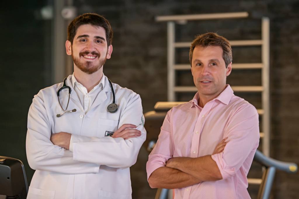 Vitor Asseituno e Guilherme Berardo, cofundadores da Sami: fundada em 2018, a empresa quer resolver os principais problemas do sistema de saúde privado com um plano para pequenas empresas e profissionais liberais de São Paulo (Sami/Divulgação)