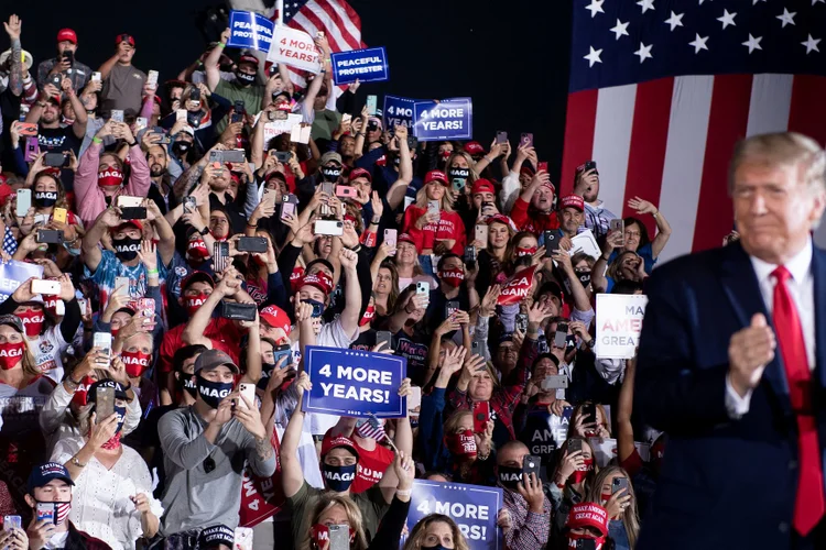 Trump em comício na Geórgia: graças à rejeição do presidente entre o eleitorado negro, Biden pode ser o primeiro democrata a ganhar no estado desde 1992 (Brendan Smialowski/AFP)