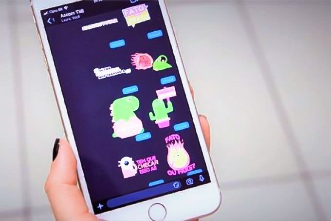 WhatsApp e TSE lançam pacote de figurinhas para as Eleições 2022