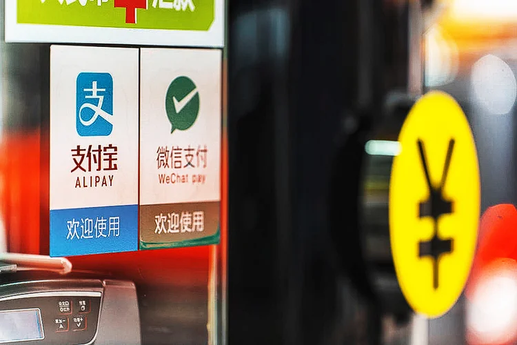 China: yuan digital tem 'concorrência' de meios de pagamento populares, como Alipay e WeChat Pay (Chan Long Hei/Bloomberg/Getty Images)