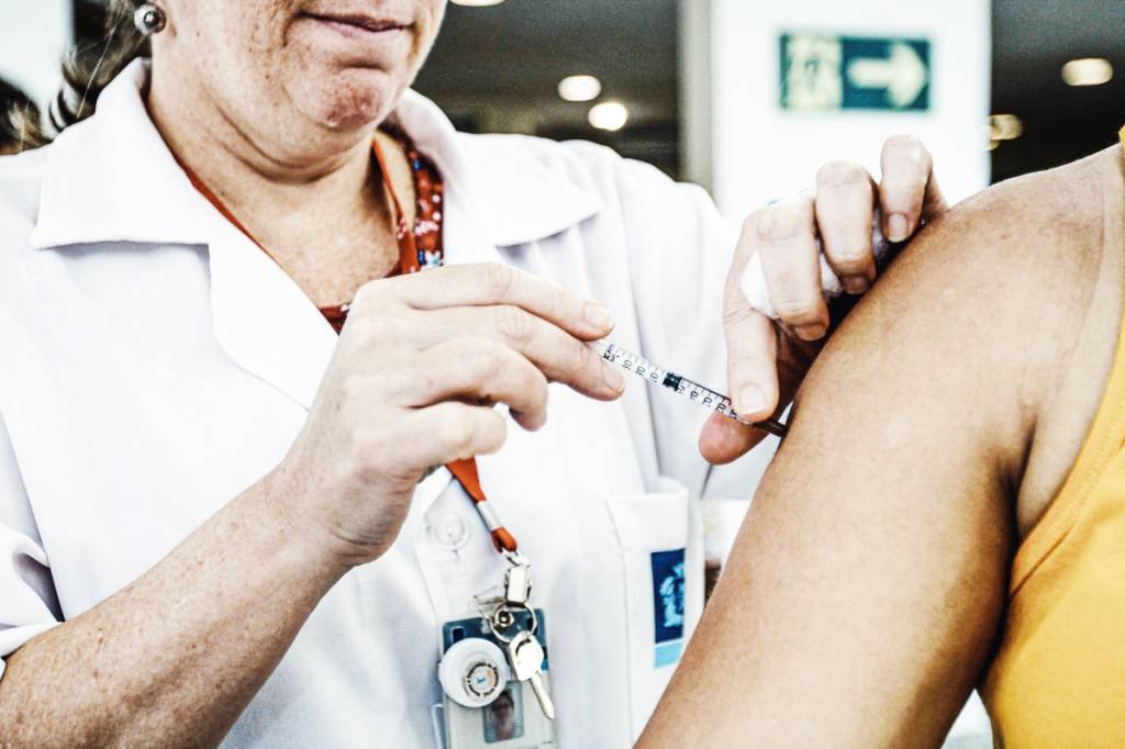 Vacinação no Rio: 81% dos brasileiros diz que tomaria a vacina se estivesse disponível (Tânia Rêgo/Agência Brasil)