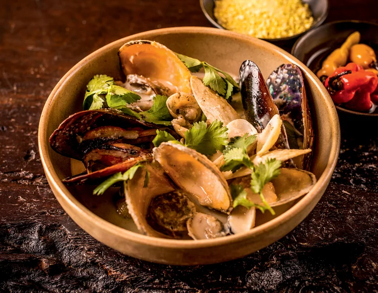 Prato do Charco, em São Paulo: mariscos maiores e mais saborosos (Divulgação/Divulgação)