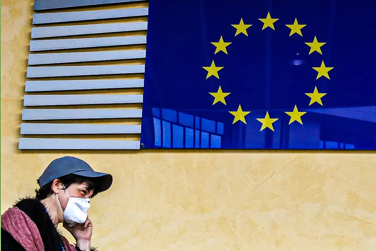 União Europeia: apesar de crescimento recordo no terceiro trimestre, aumento de casos de infecção por covid-19 compromete esperança de recuperação (Yves Herman/Reuters)