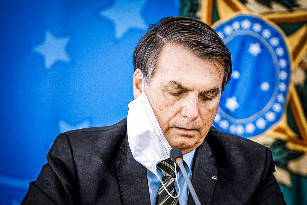 Bolsonaro: Falando após votar no domingo pela manhã, o presidente minimizou seus esforços para apoiar candidatos durante a eleição (Adriano Machado/Reuters)