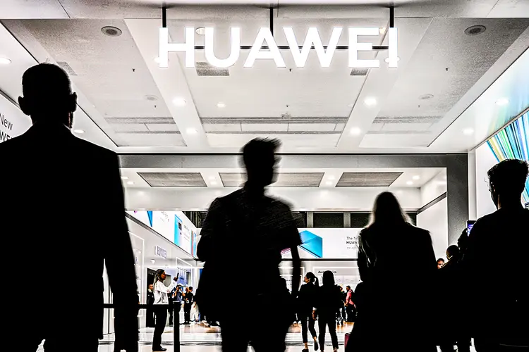 5G: Até o terceiro trimestre de 2020, a Huawei registrava receitas de US$ 100 bilhões, alta de 9,9% em relação ao mesmo período do ano anterior (Hannibal Hanschke/Reuters)