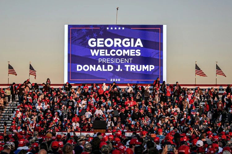 Campanha de Trump: presidente entrou com processo no estado da Georgia para impedir andamento da contagem de votos (Brandon Bell/Reuters)