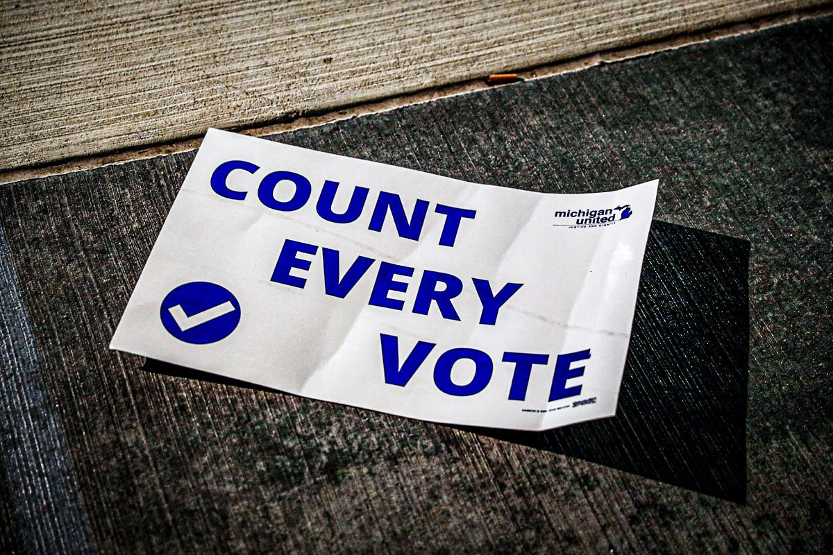 Eleições nos EUA: a contagem de votos continua