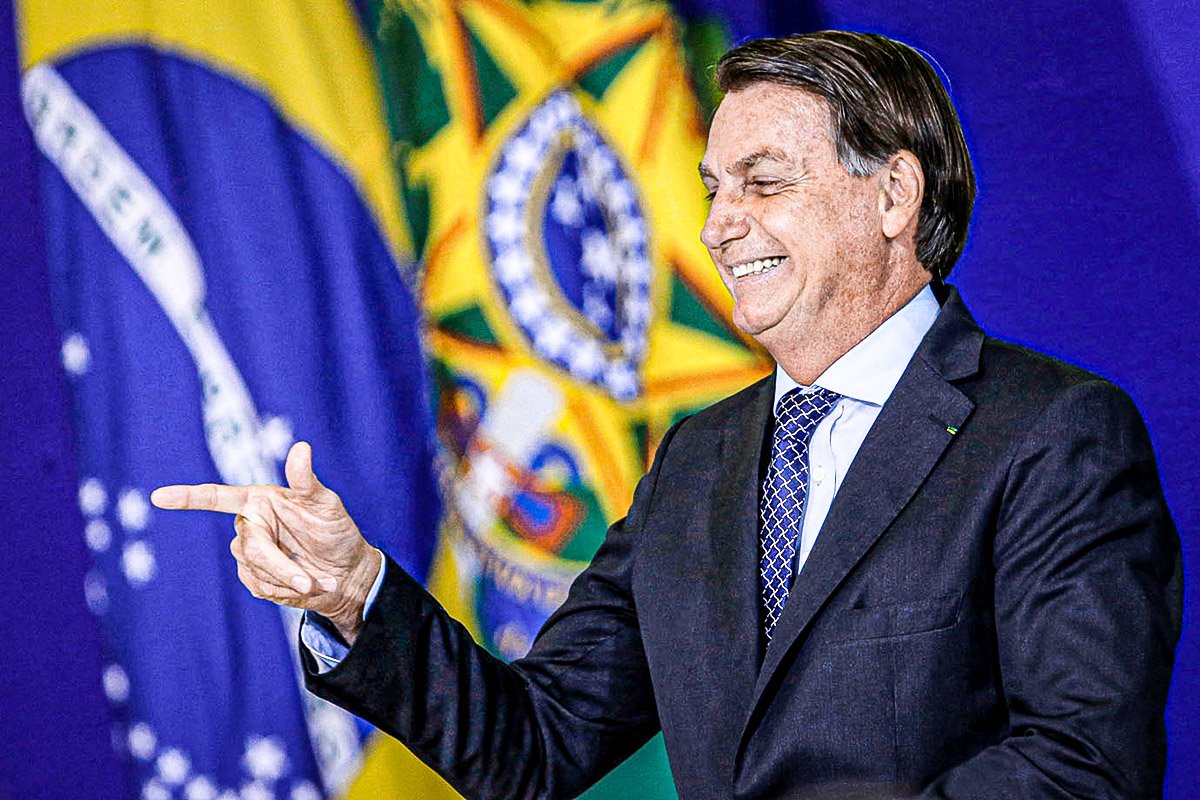 Bolsonaro segue favorito em 2022 mas Ciro e Huck encostam no 2