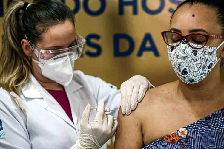 Coronavírus: pessoas negras e asiáticas estão mais vulneráveis; chegada do inverno nos EUA preocupa (Diego Vara/Reuters)