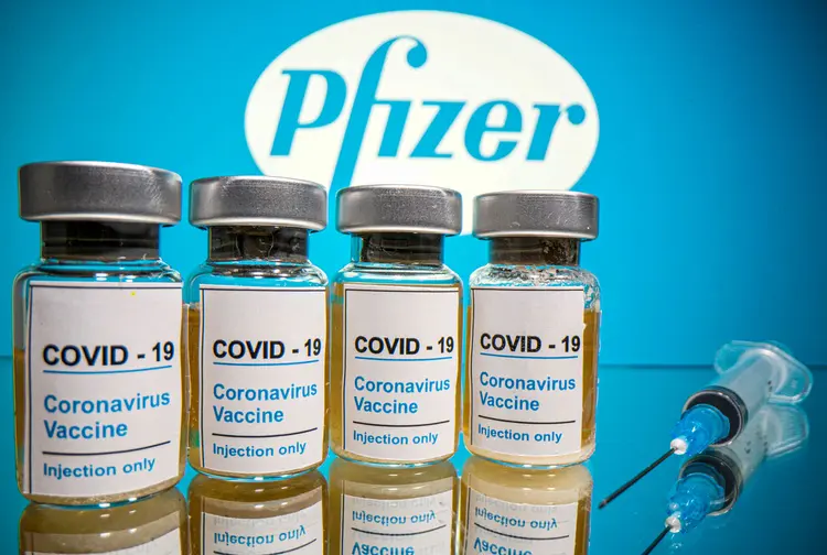 Pfizer: vacina da farmacêutica já foi aprovada e começou a ser aplicada na terça-feira no Reino Unido (Dado Ruvic/Reuters)