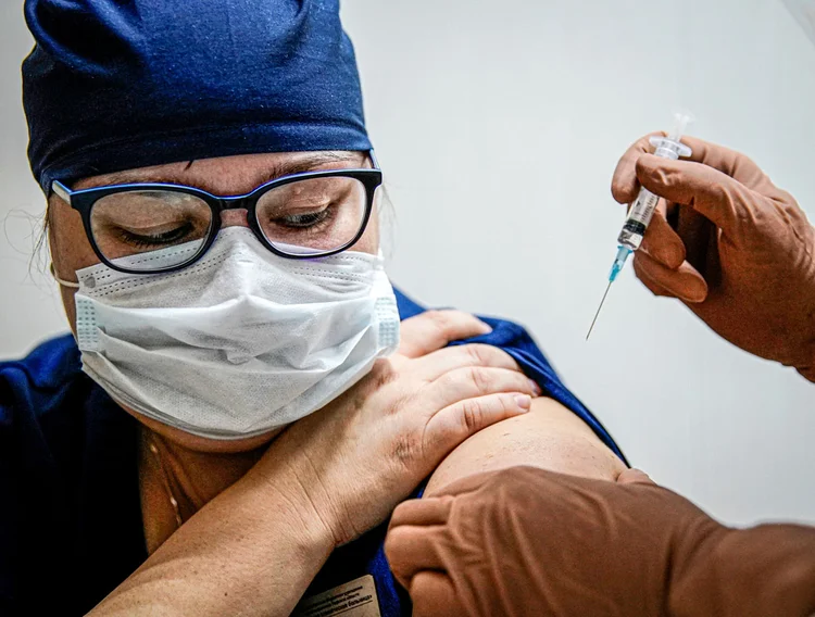 Sputnik V: Anvisa não aprovou pedido emergencial para uso no Brasil (Tatyana Makeyeva/Reuters)