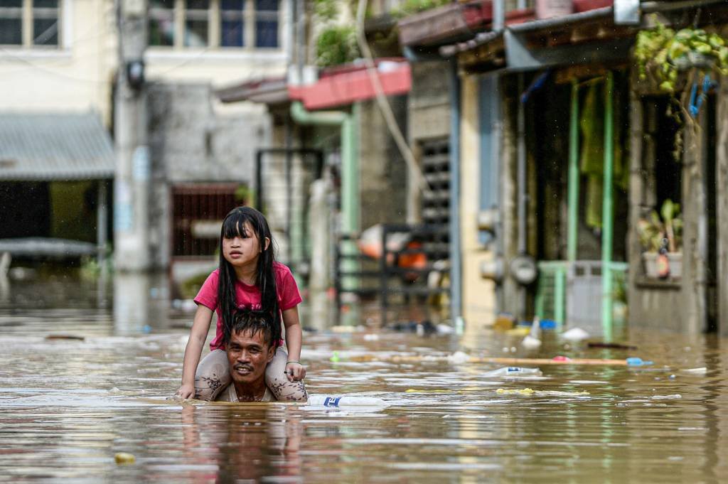 Inundações nas Filipinas deixam oito mortos e quase 50 mil desabrigados