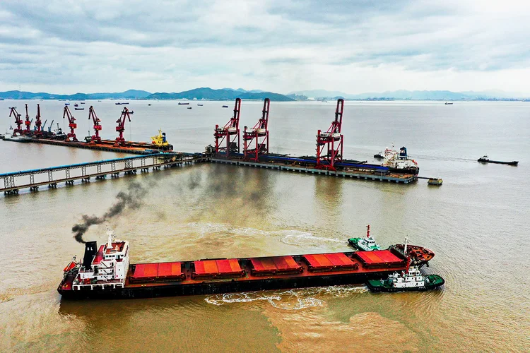 Vale: O movimento segue-se à inauguração pelas duas empresas de um centro de moagem no porto do leste da China em agosto (Stringer/Reuters)