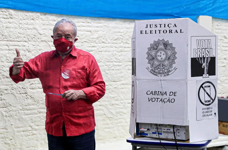 Ex-presidente Lula vota em São Bernardo do Campo no primeiro turno: partido perdeu relevância (Amanda Perobelli/Reuters)