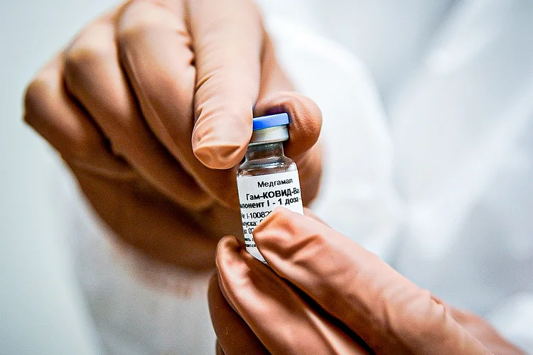 Vacina Sputnik V: governadores do Nordeste compraram 37 milhões de doses da vacina russa (Tatyana Makeyeva/Reuters)