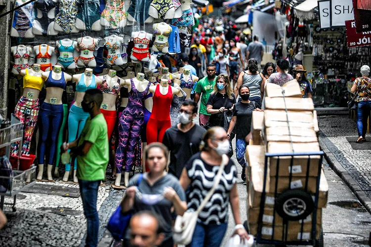 Ministério da Economia: A expectativa passou a ser de déficit primário do governo central de 844,3 bilhões de reais, ou 11,7% do PIB, contra 880,5 bilhões de reais, ou 12,3% do PIB, antes (Pilar Olivares/Reuters)