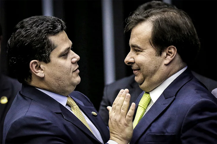 Alcolumbre e Maia se cumprimentam no início do ano legislativo de 2020
03/02/2020
REUTERS/Adriano Machado (Adriano Machado/Reuters)