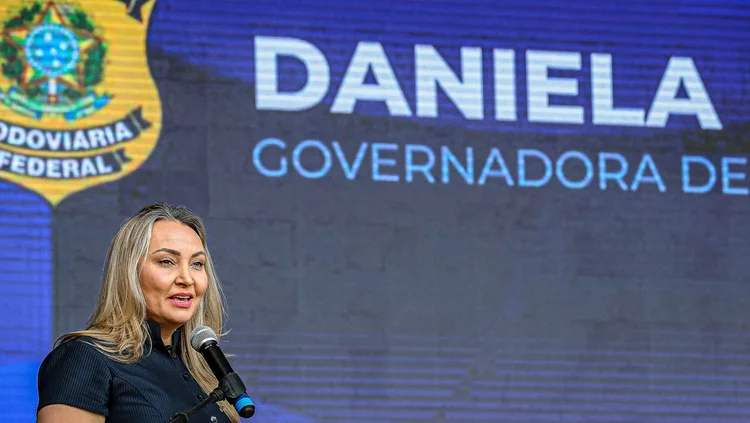 "A governadora apresentou sintomas leves, e, em isolamento, cumprirá a agenda por videoconferência", informou o governo (Marcos Corrêa/PR/Divulgação)