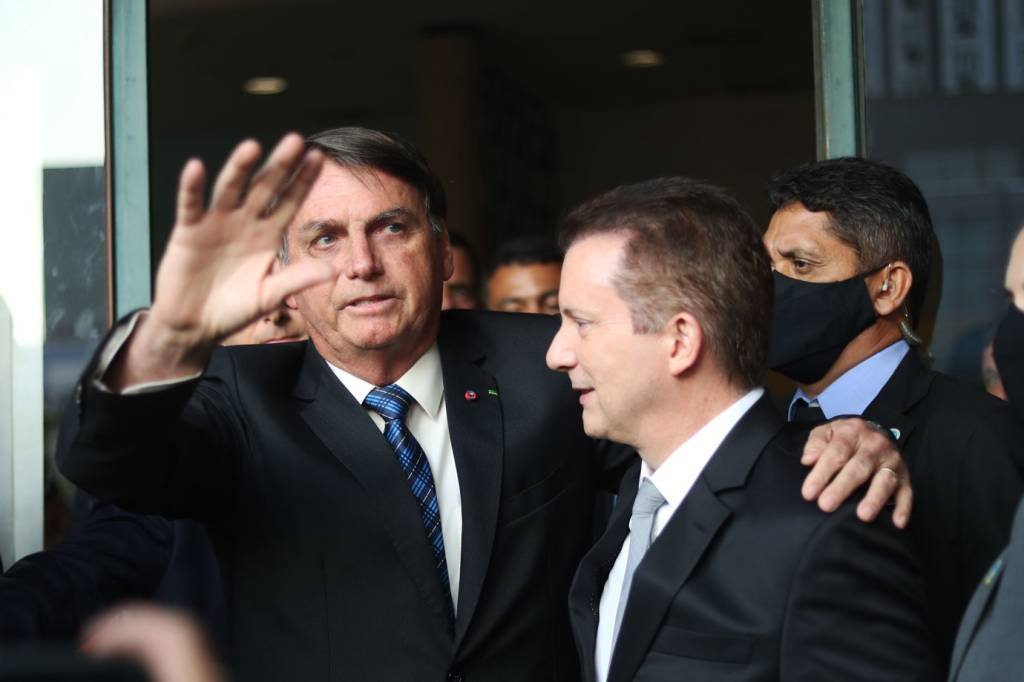 Bolsonaro apaga post em que pedia votos a Russomano e outros aliados