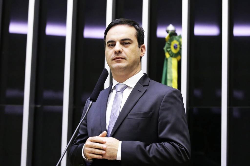 Capitão Wagner tem 29% e Sarto, 23%, em Fortaleza, aponta pesquisa Datafolha