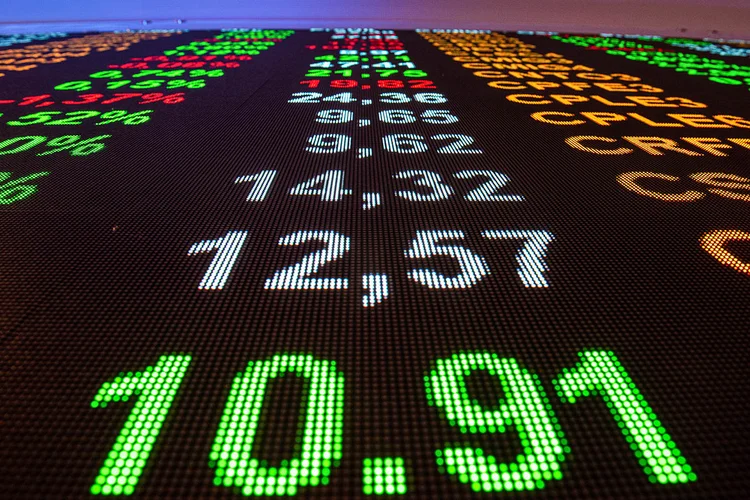 Painel de cotações da B3: ações ligadas à economia doméstica voltam a despertar atenção (Germano Lüders/Exame)