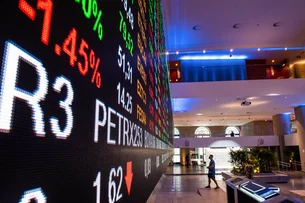 Ibovespa opera em alta com mercado repercutindo dados locais e anúncios na China