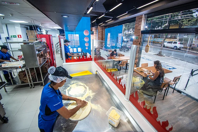 Loja da Domino's antes da pandemia (Germano Lüders/Exame)