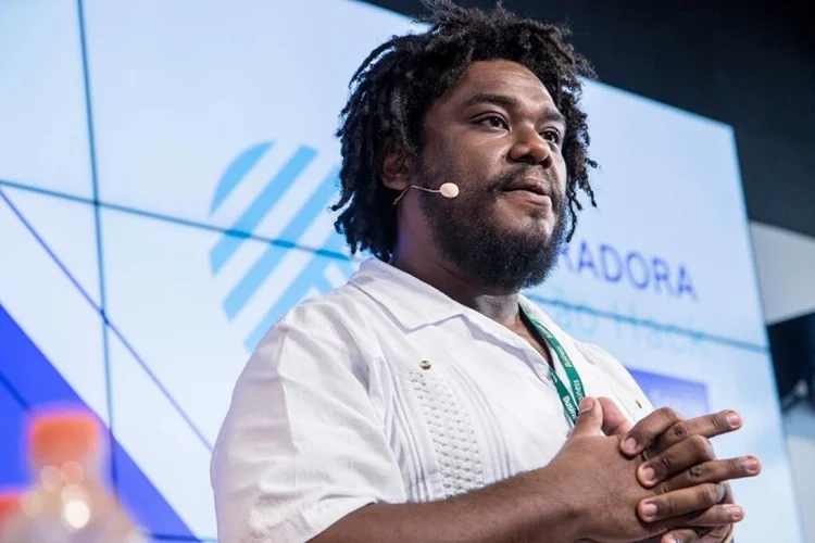 Diaspora.Black: Carlos Humberto é um dos cofundadores da startup de turismo que tem um modelo semelhante ao Airbnb (Diaspora.Black/Divulgação)