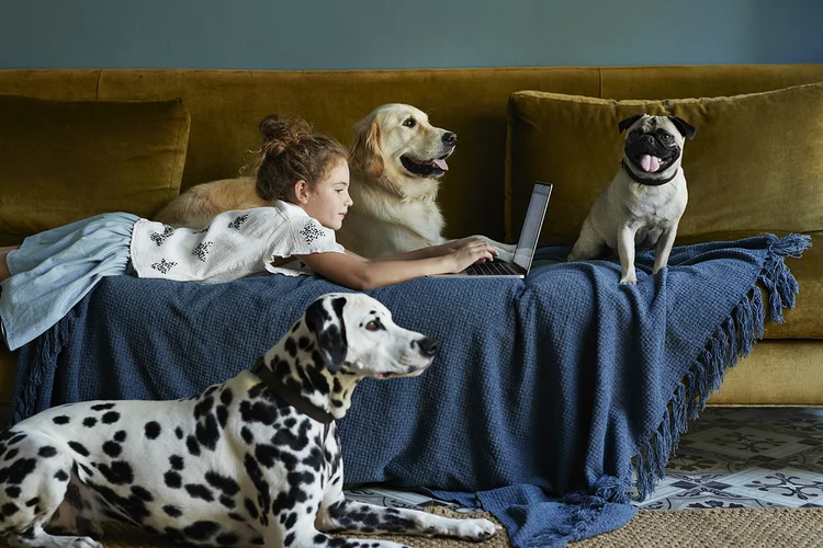 Crianças: faixa etária pode ser afetada pela internet de forma negativa (Getty Images/Getty Images)