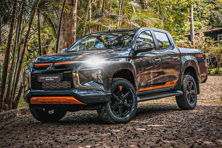 L200 Triton Sport 2021 criada para homenagear o rally dos Sertões (Divulgação/Divulgação)