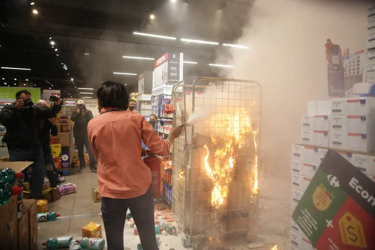 Protestos no Carrefour em São Paulo  (Leo Orestes/Reprodução)