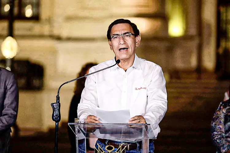 Peru: Vizcarra deixa o cargo após alegações de corrupção (Angela Ponce/Bloomberg)