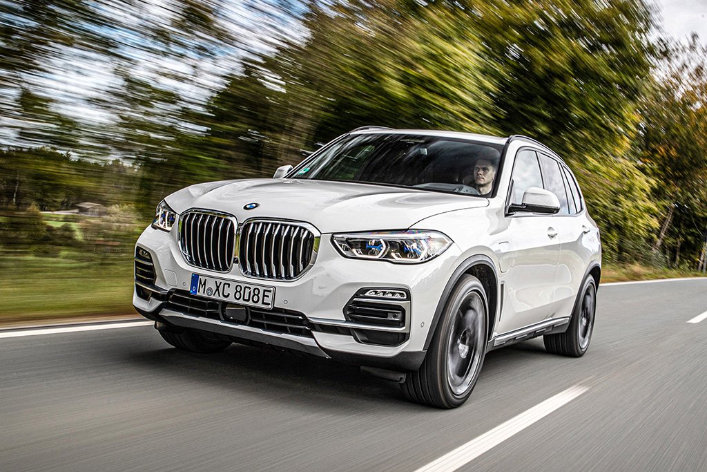 BMW X5 xDrive45e M Sport une esportividade e eficiência