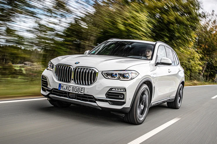 BMW X5 plug-in híbrido: muita tecnologia embarcada, luxo e “mimos” para o conforto do motorista (BMW/Divulgação)