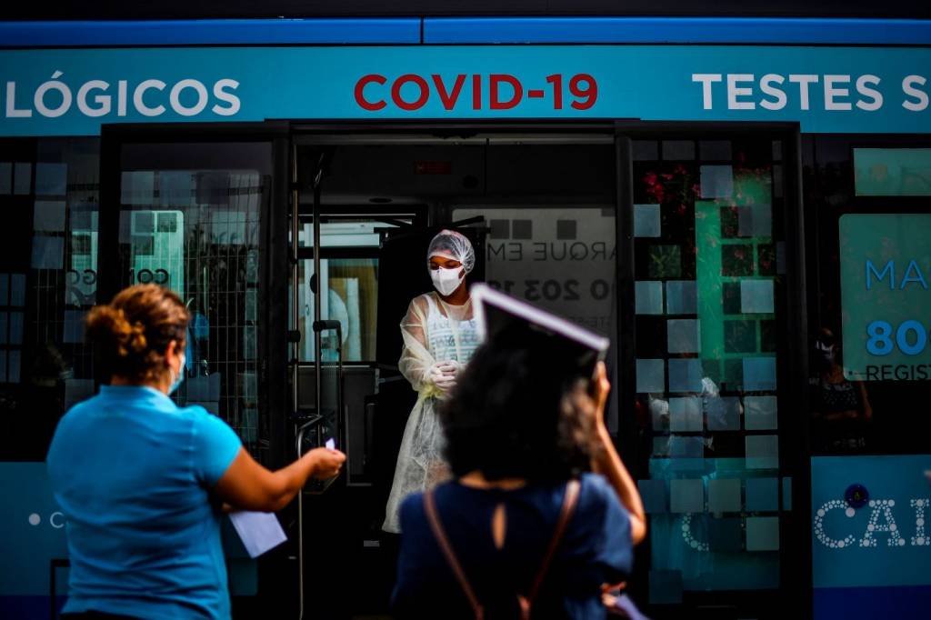 Voluntário e gratuito: Portugal aprova plano de vacinação contra covid-19