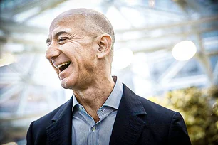 Imagem referente à matéria: Jeff Bezos, fundador da Amazon, diz não estar preocupado com segundo mandato de Trump