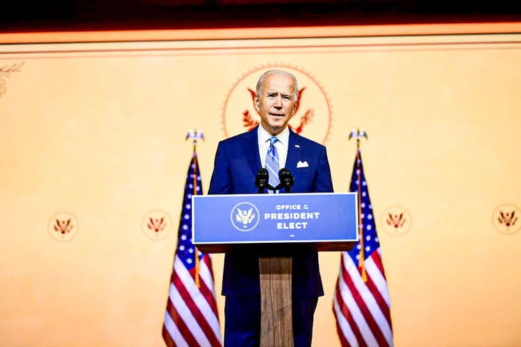Joe Biden: entre as ações multilaterais, o presidente deve colocar os EUA de volta no Acordo de Paris.  (Mark Makela/Getty Images)