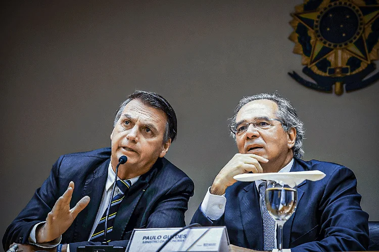 (Brasília-DF, 06/05/2019) Presidente da República, Jair Bolsonaro durante reunião com o Ministro da Economia, Paulo Guedes.

 (Isac Nóbrega/PR/Flickr)