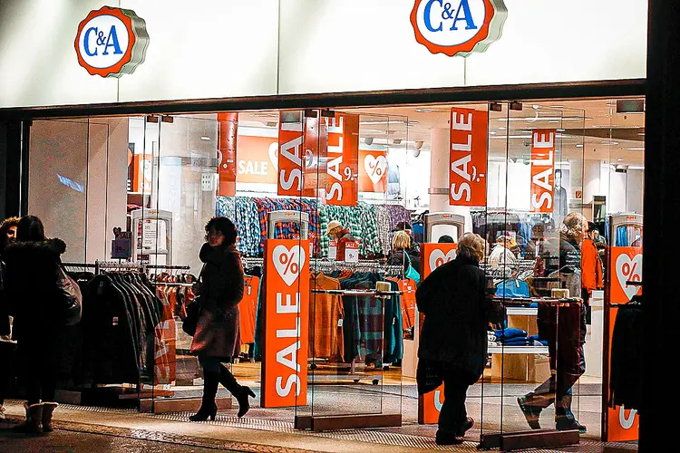 Loja da C&amp;A: Black Friday antecipada  (Fabrizio Bensch/Reuters)