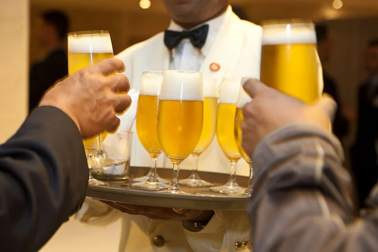 Bar no Rio de Janeiro: Confraternizações de fim de ano são boas opções para reconhecer avanços das empresas (Ricardo Funari/Brazil Photos/LightRocket/Getty Images)