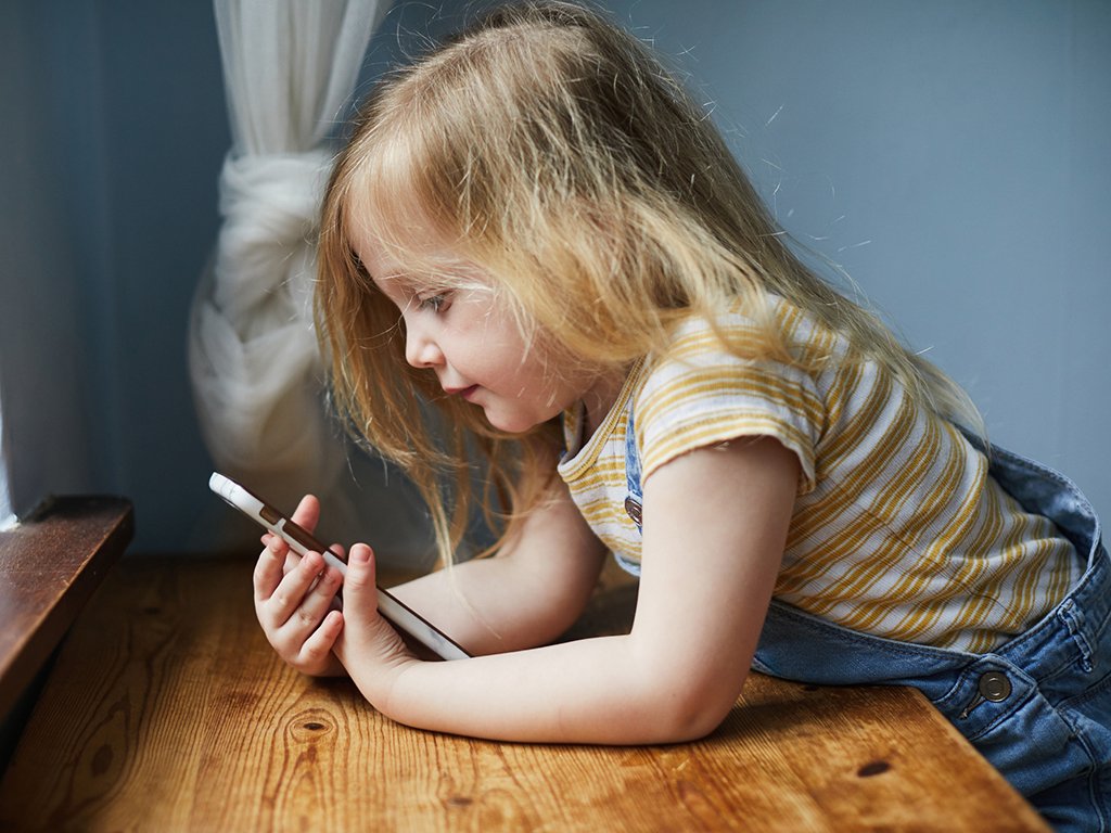 Smartphone, a babá eletrônica onipresente