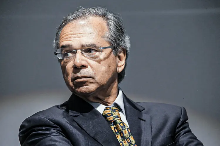 Ministro da Economia, Paulo Guedes, alerta para necessidade de vacinação em massa (Cristiano Mariz/Arquivo Abril)