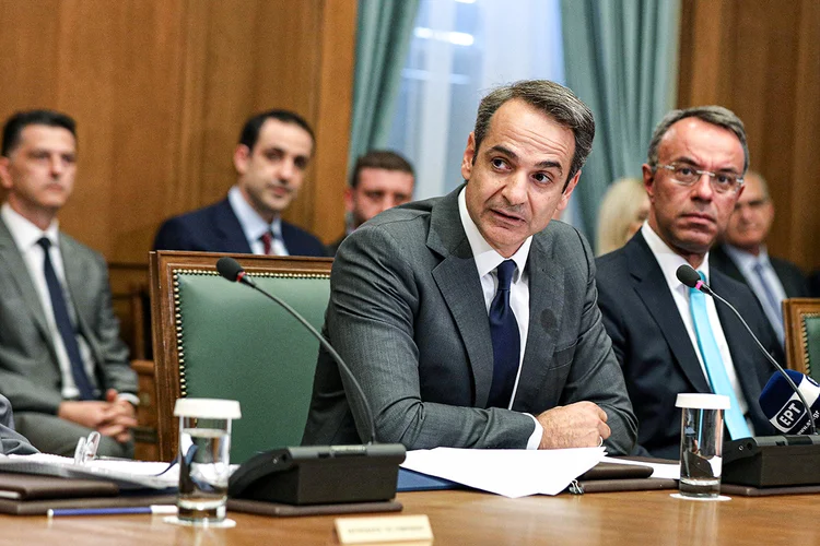 Kyriakos Mitsotakis: "Se continuarmos neste ritmo, em 10 dias teremos mais de 1.000 pessoas no hospital" (Costas Baltas/Reuters)